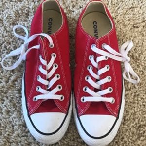 Converse Tennis Shoes